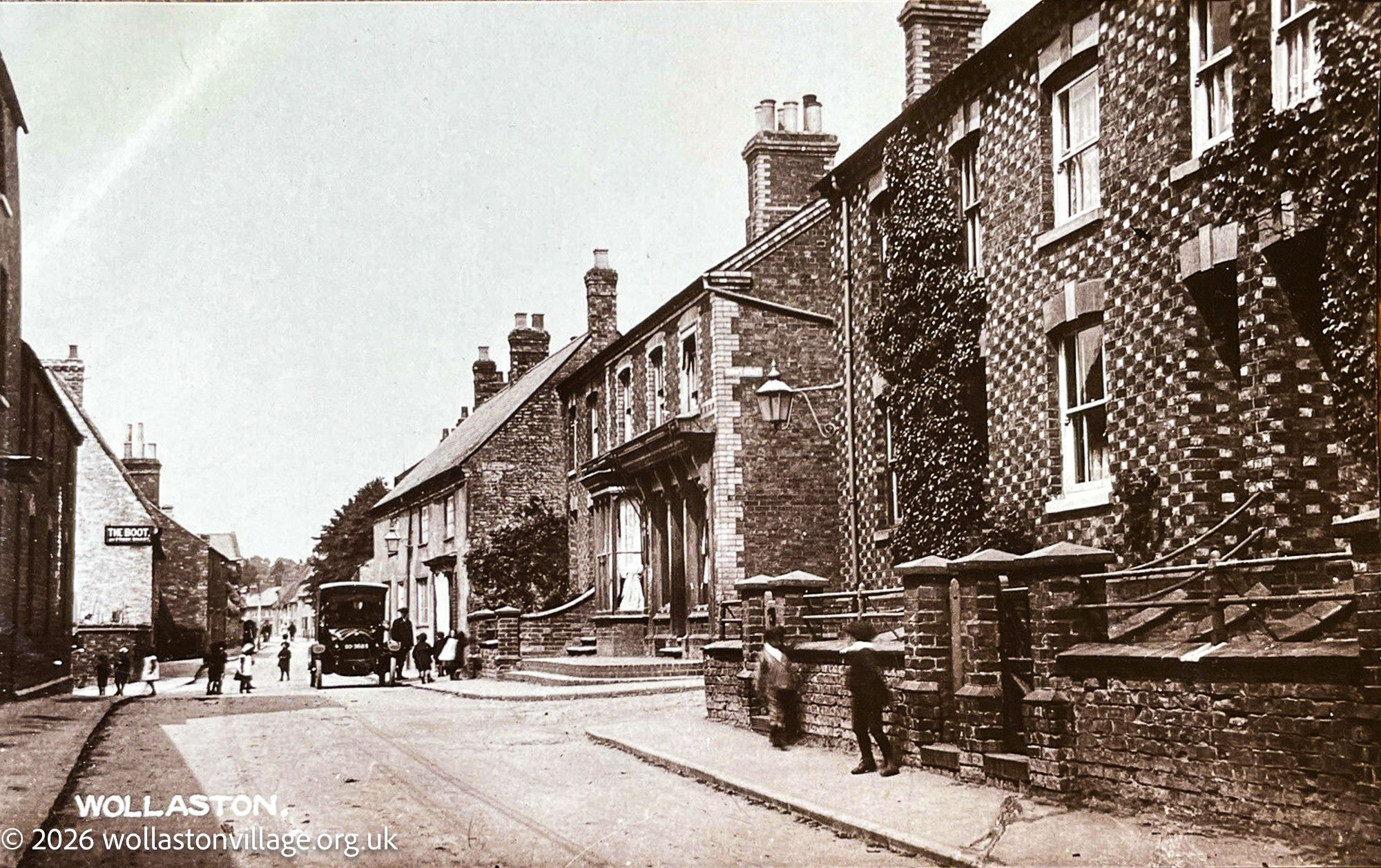 High Street, Wollaston — looking towards Thrift Street junction, early 20th century